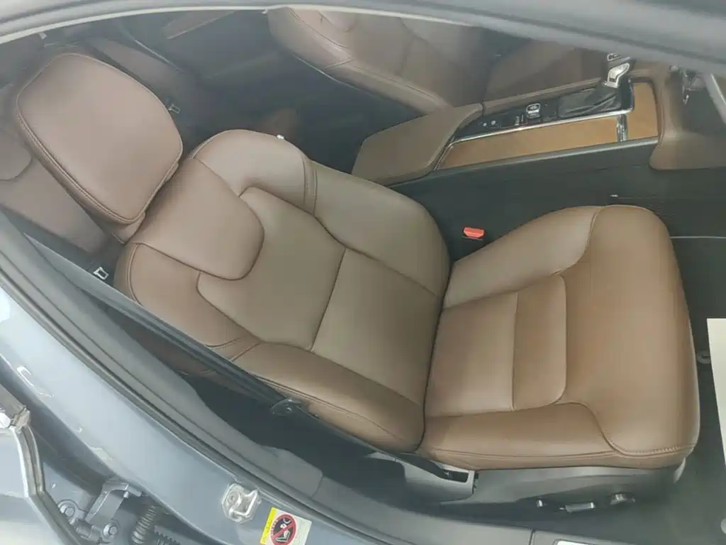 Volvo S90 — миниатюра 25