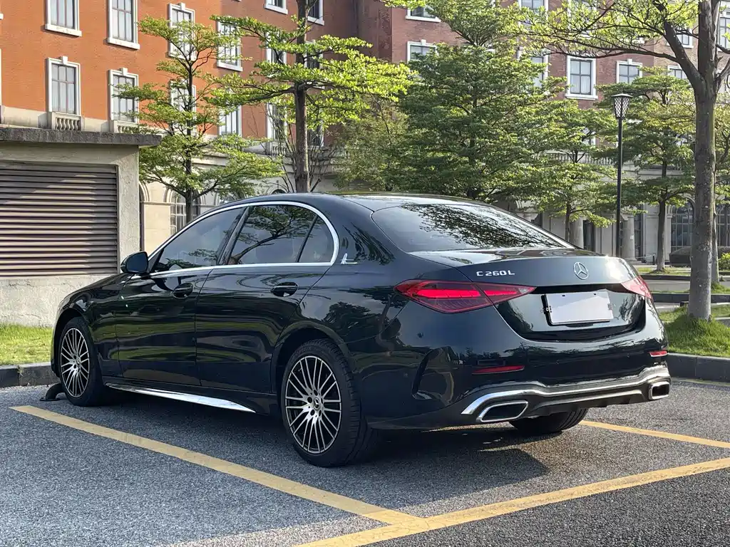 Mercedes-Benz C-Class — миниатюра 4