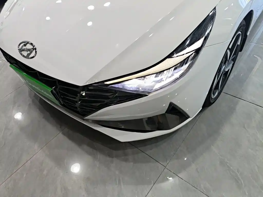 Hyundai Elantra — миниатюра 24