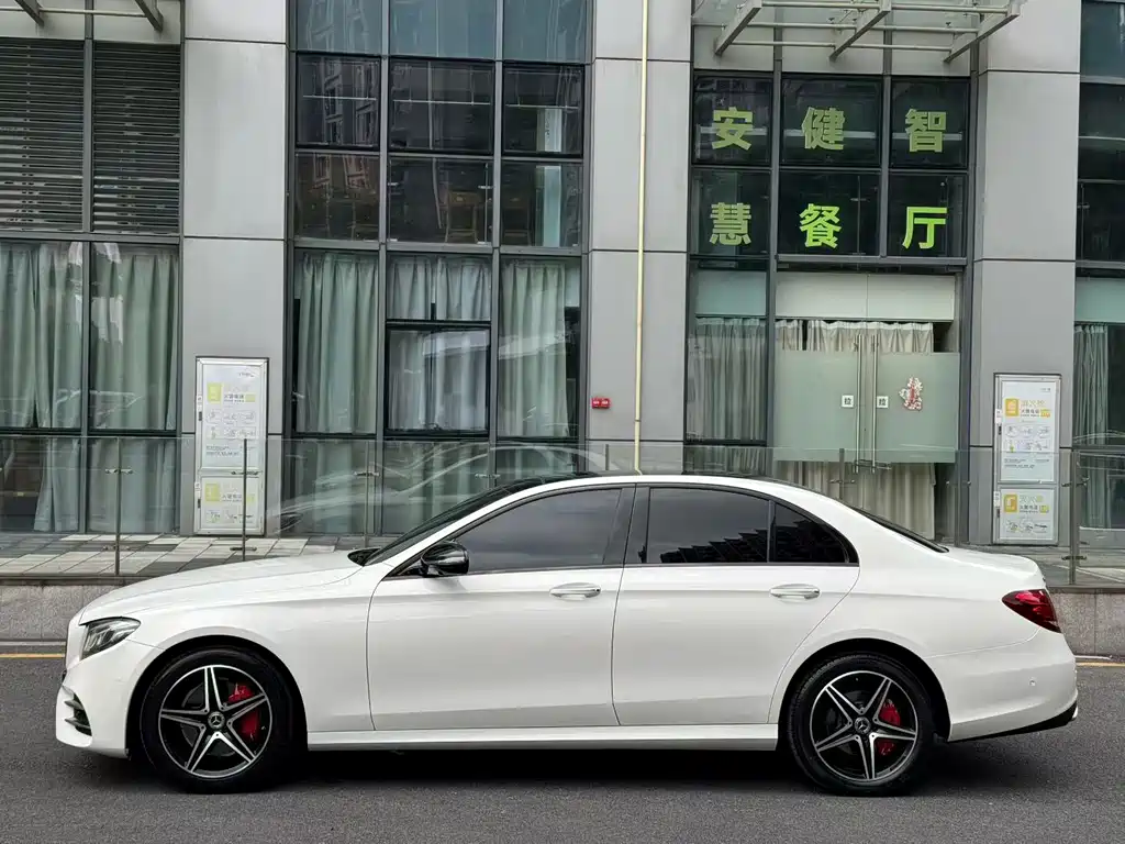 Mercedes-Benz E-Class (Import) — миниатюра 2
