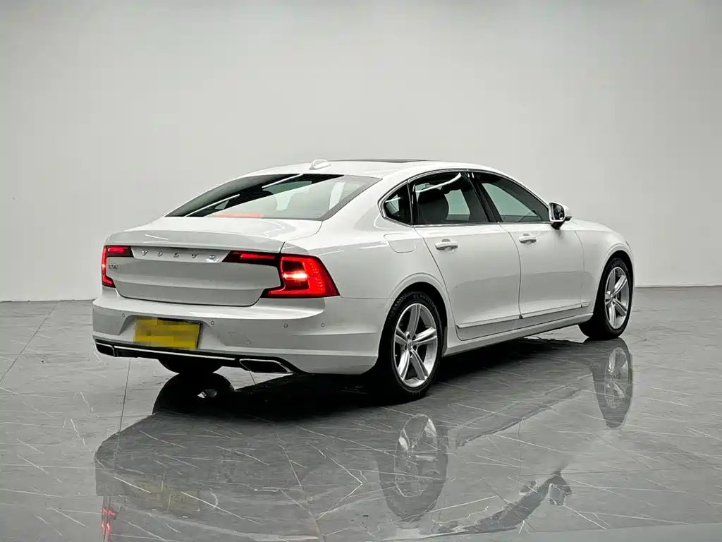 Volvo S90 — миниатюра 6