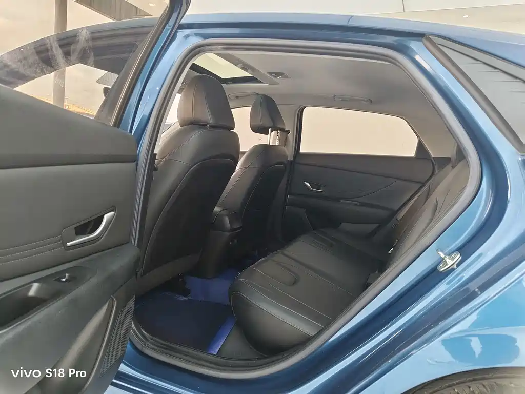 Hyundai Elantra — миниатюра 5