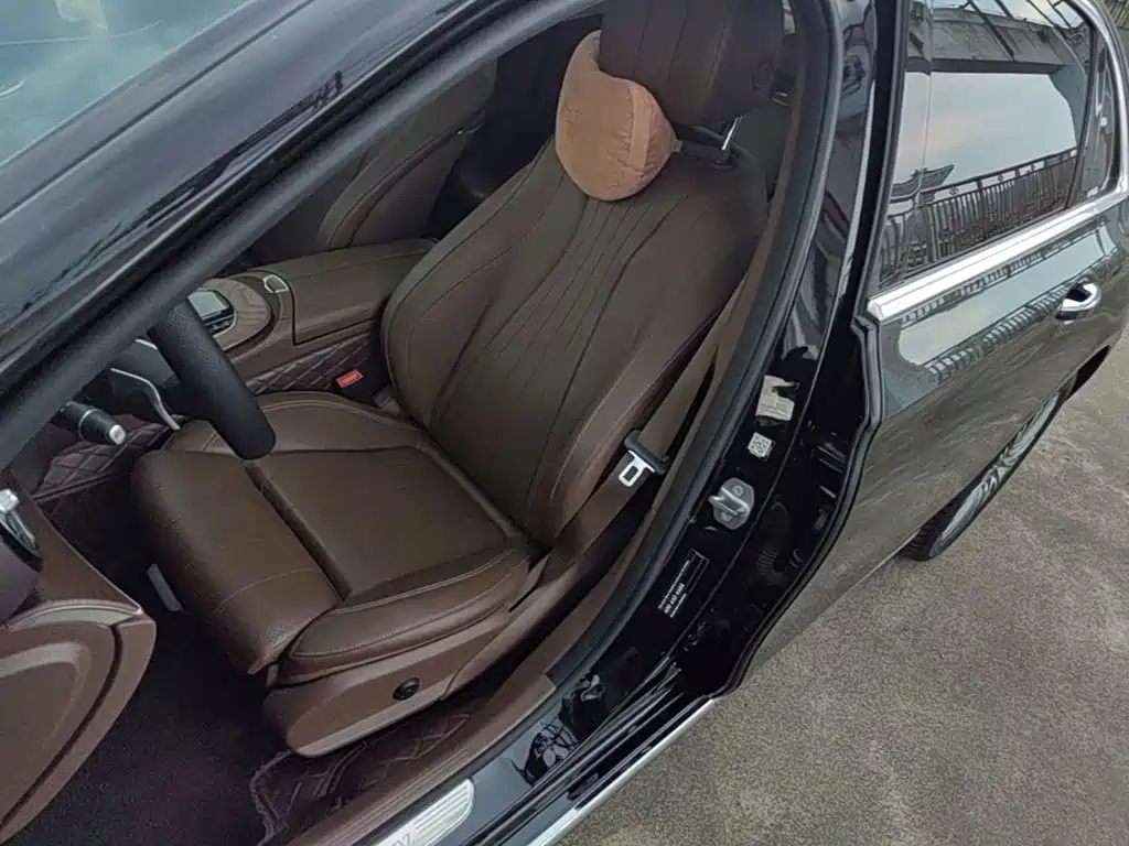 Mercedes-Benz E-Class — миниатюра 15