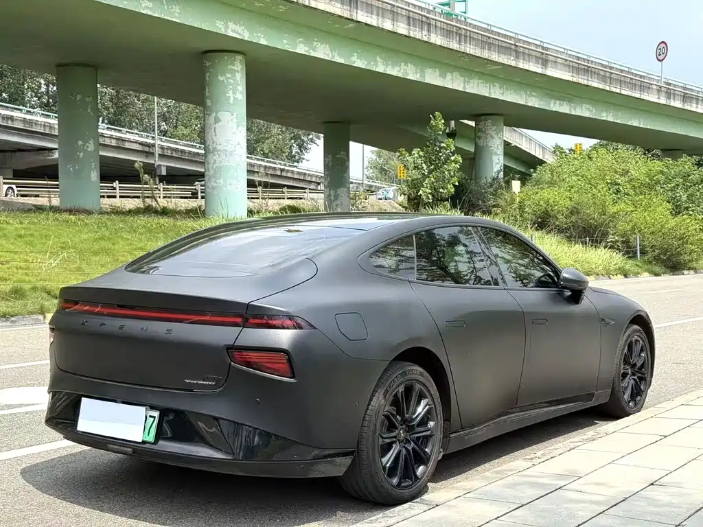 XPeng P7 — миниатюра 9