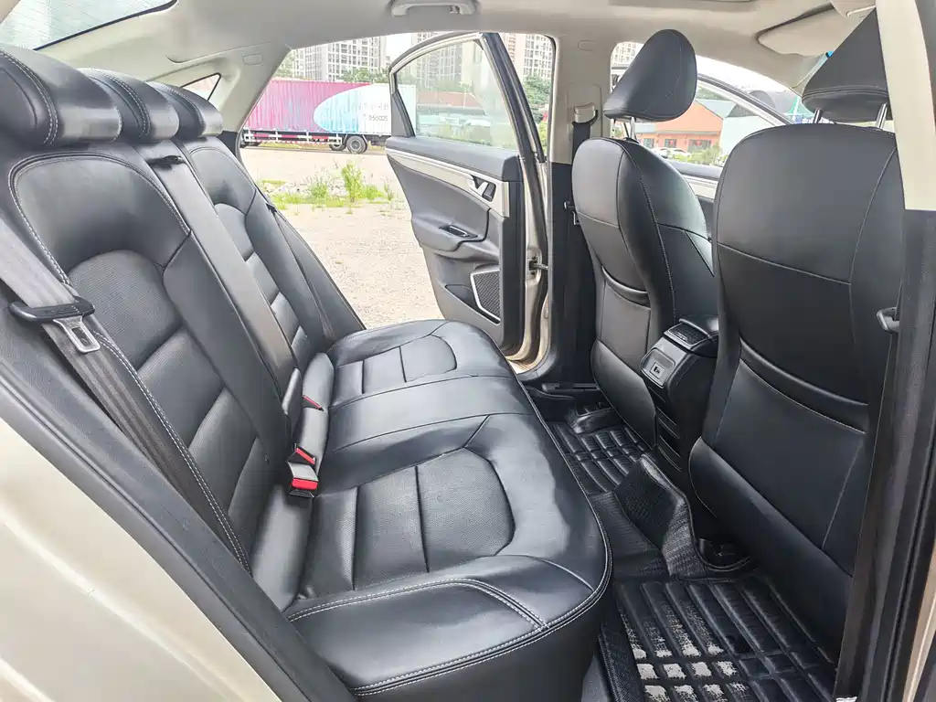 Geely Emgrand GL — миниатюра 11