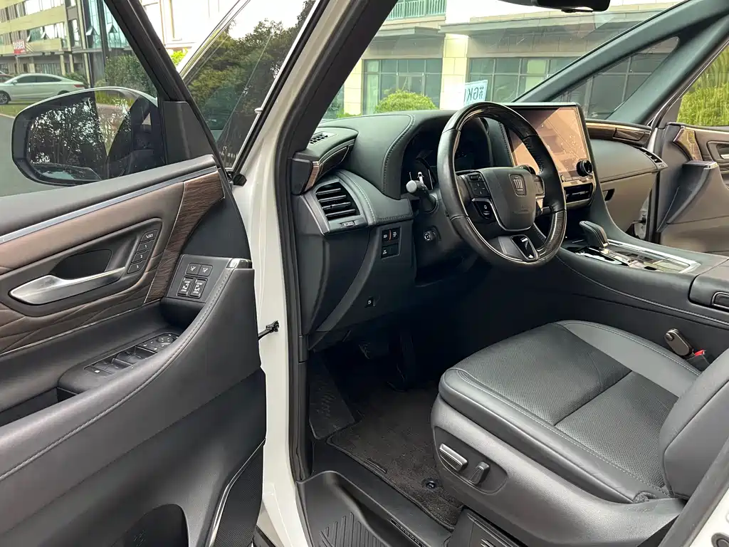 Toyota Vellfire 2024 2.5L Executive