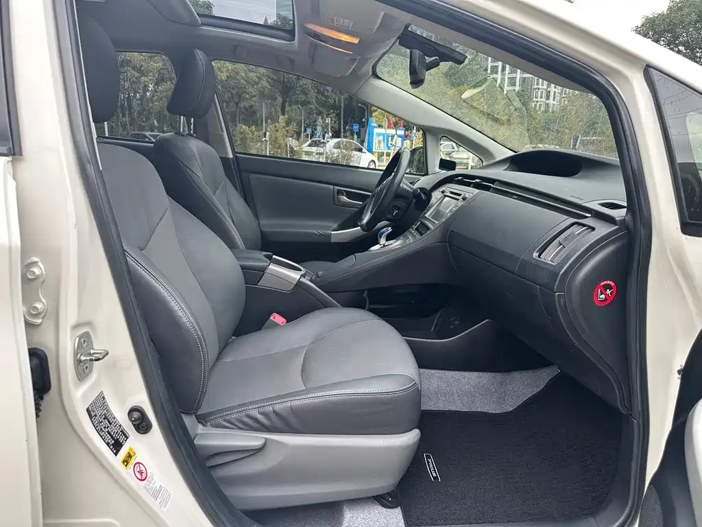 Toyota Prius 2012 1.8L Luxury