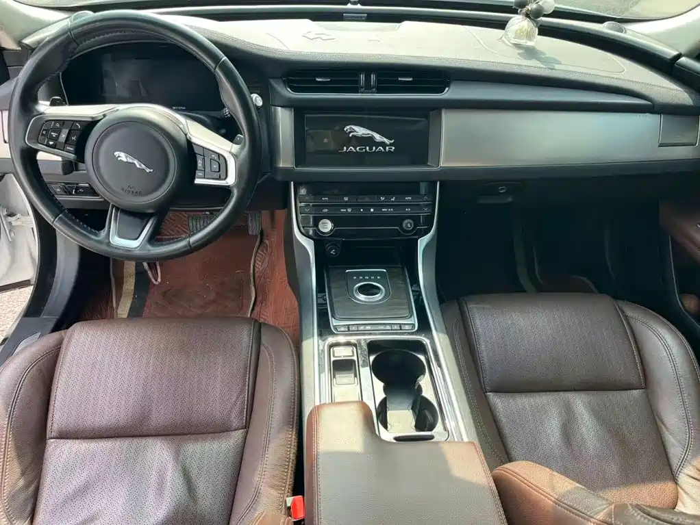 Jaguar XFL — миниатюра 12