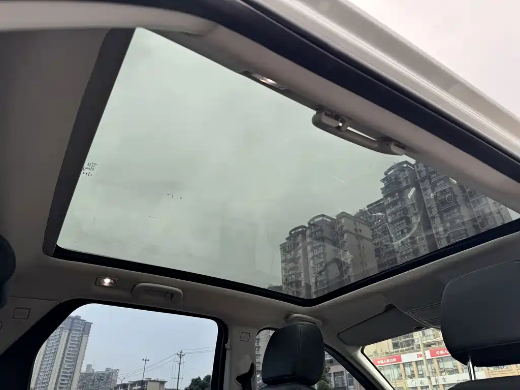 Land Rover Discovery Sport — миниатюра 8