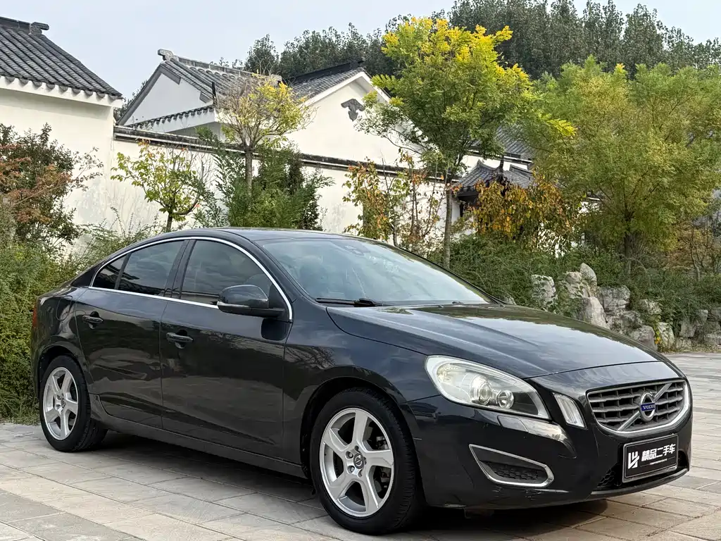 Volvo S60 (Import) — миниатюра 3