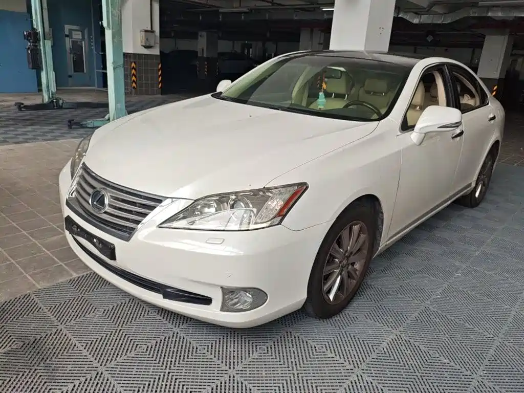 Купить Lexus ES