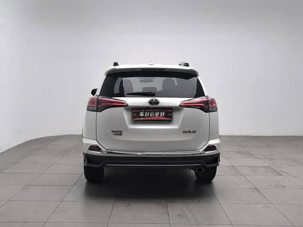 Toyota RAV4 — миниатюра 4