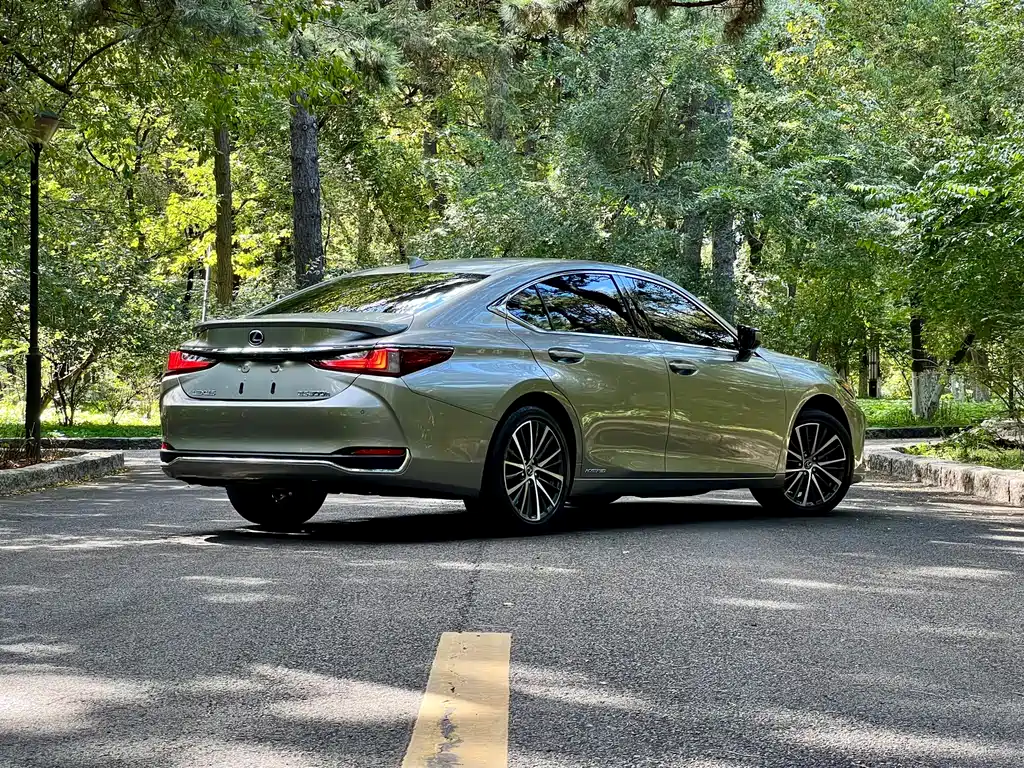 Lexus ES — миниатюра 3