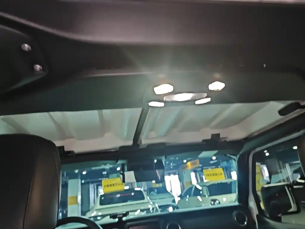 Jeep Wrangler PHEV — миниатюра 18