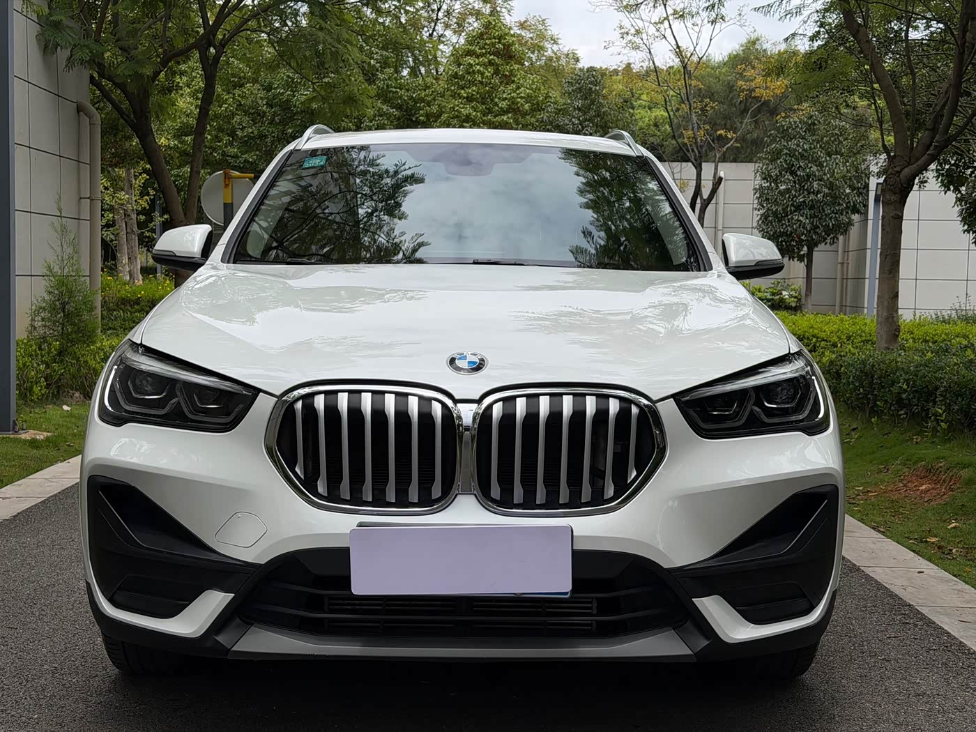 BMW X1 1.5 л 2021 г. Белый, пробег 47000 км