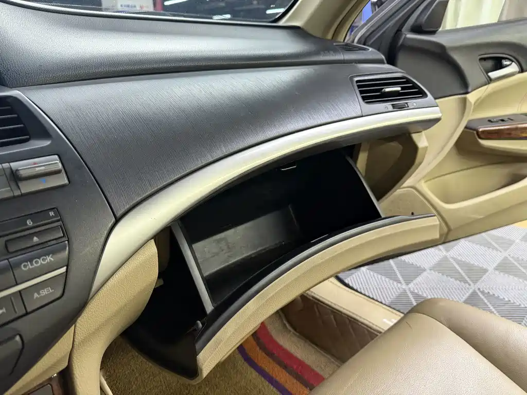 Honda Accord — миниатюра 17