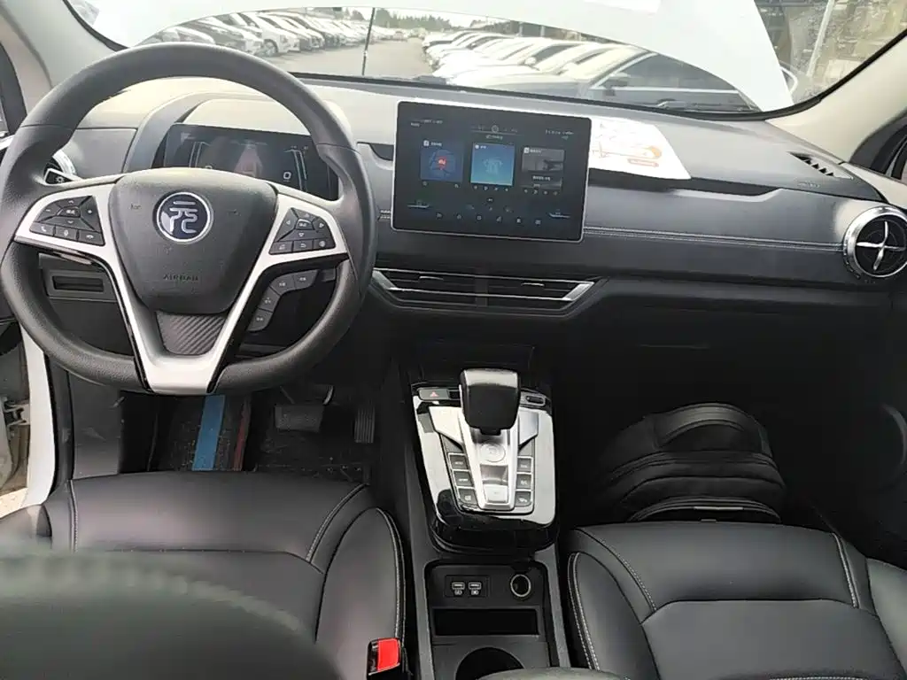 BYD Yuan EV — миниатюра 13