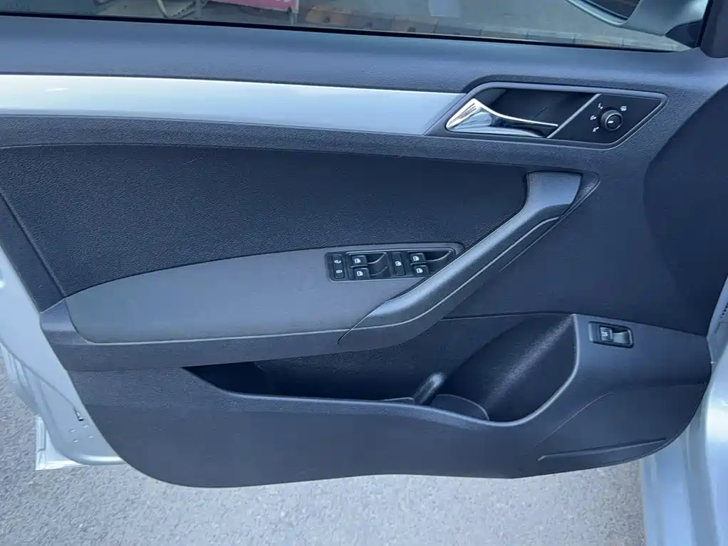 Volkswagen Jetta — миниатюра 16