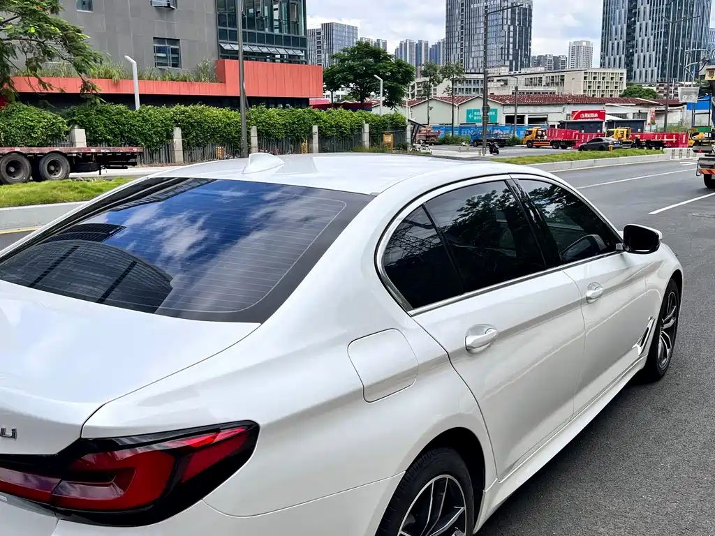 BMW 5 Series — миниатюра 16