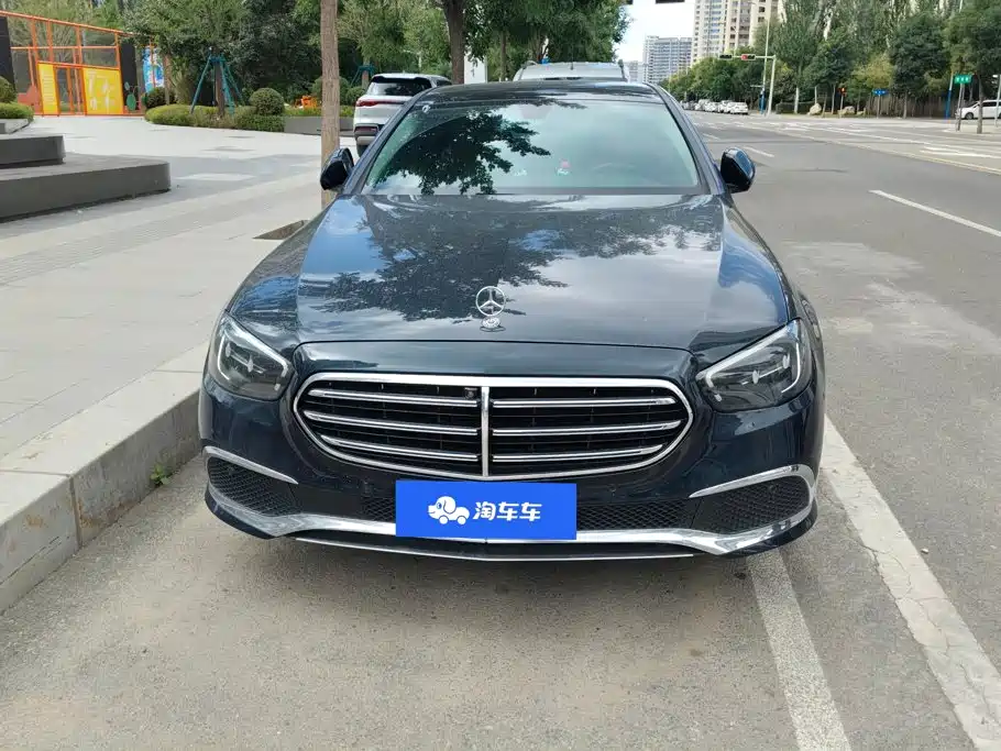 Mercedes-Benz E-Class — миниатюра 2