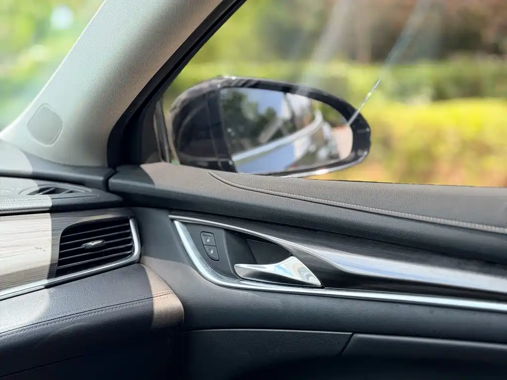 Buick LaCrosse — миниатюра 11