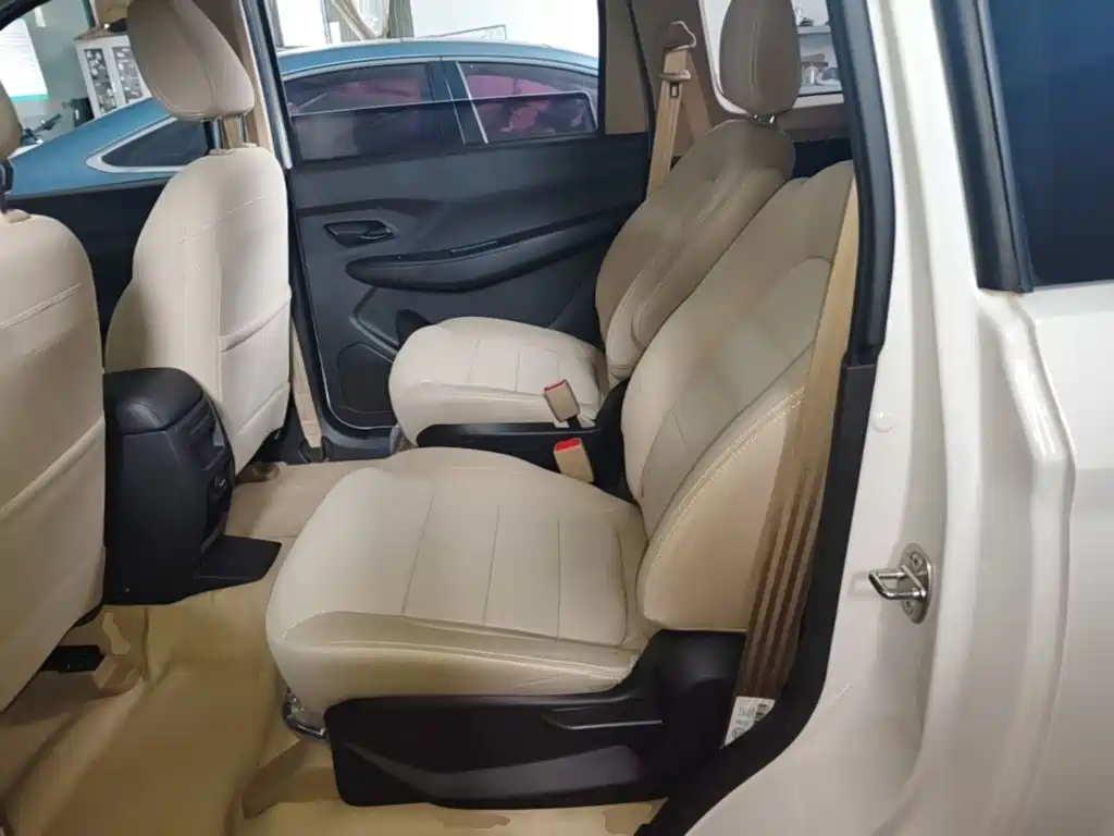 Wuling Hongguang — миниатюра 17