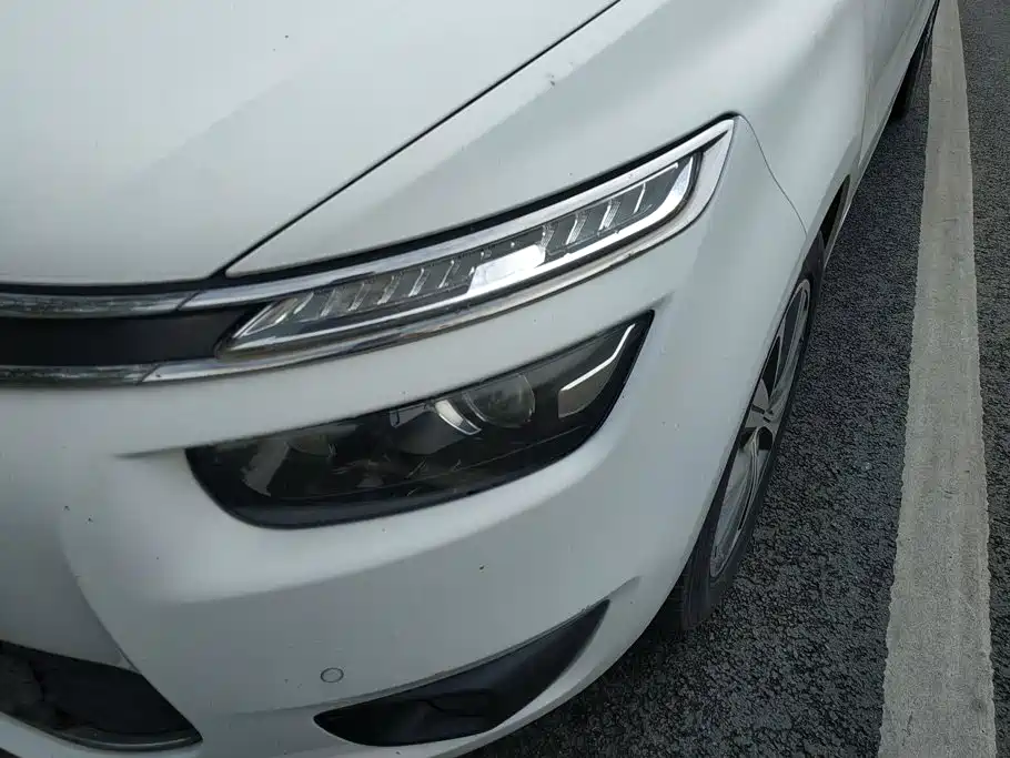 Citroen C4 Picasso — миниатюра 5