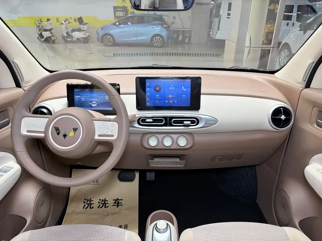 Wuling MINIEV — миниатюра 13