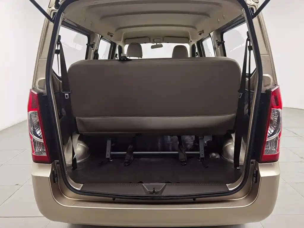 Wuling Rongguang S — миниатюра 16