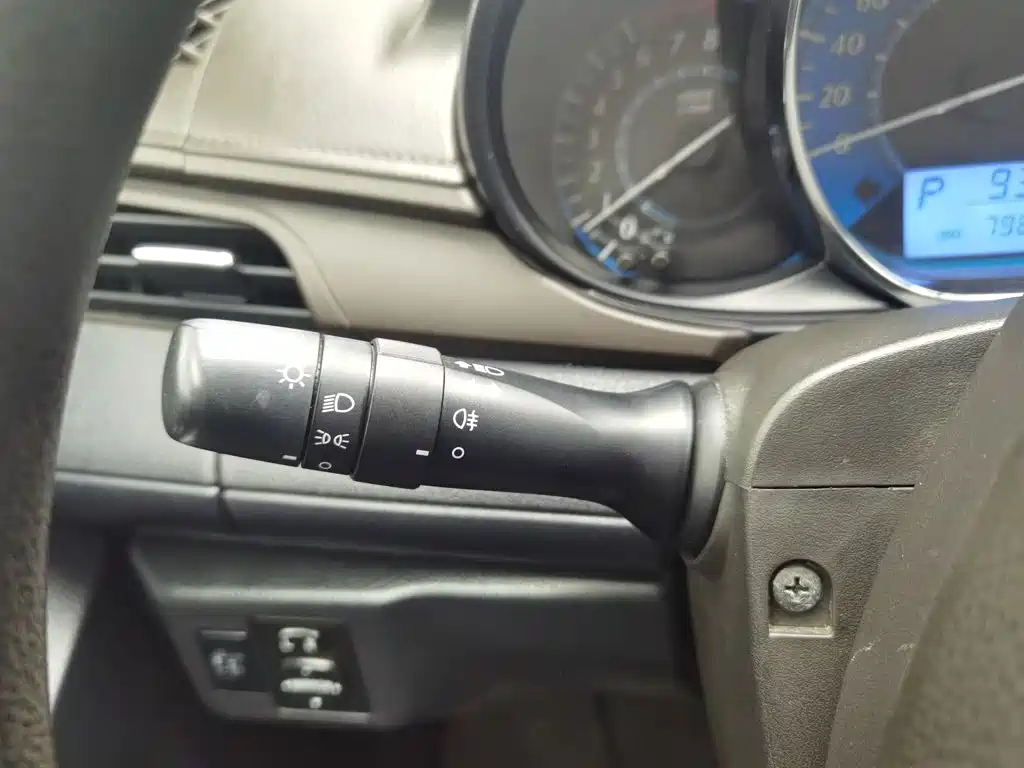 Toyota Yaris L — миниатюра 21