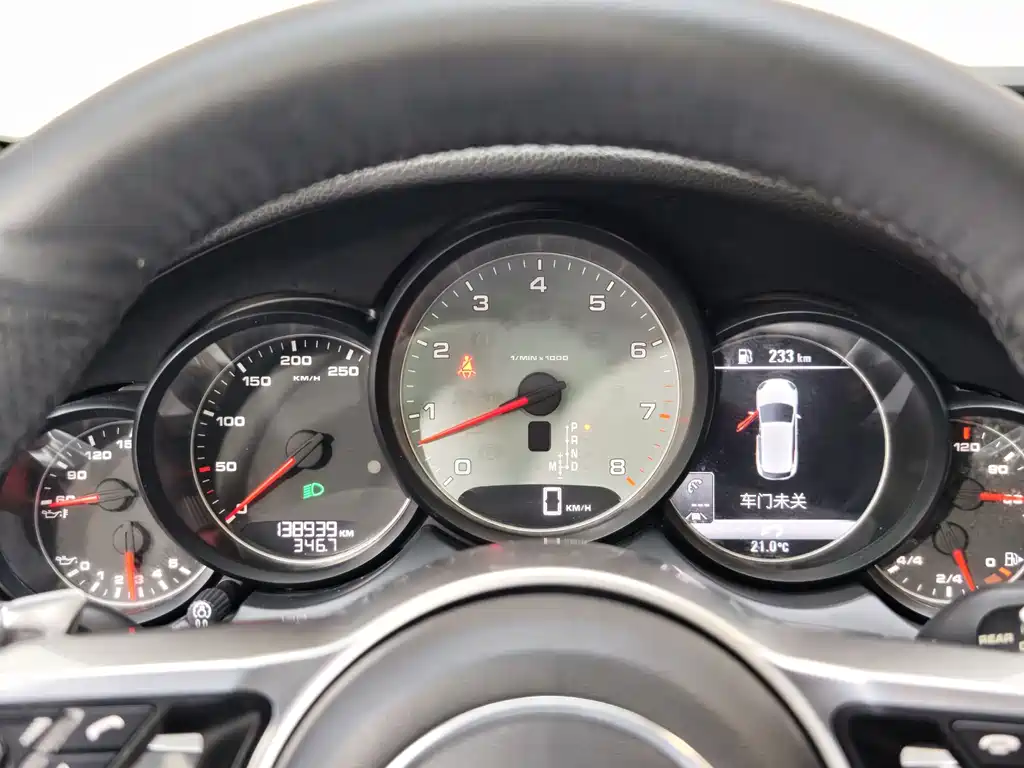 Porsche Cayenne — миниатюра 31