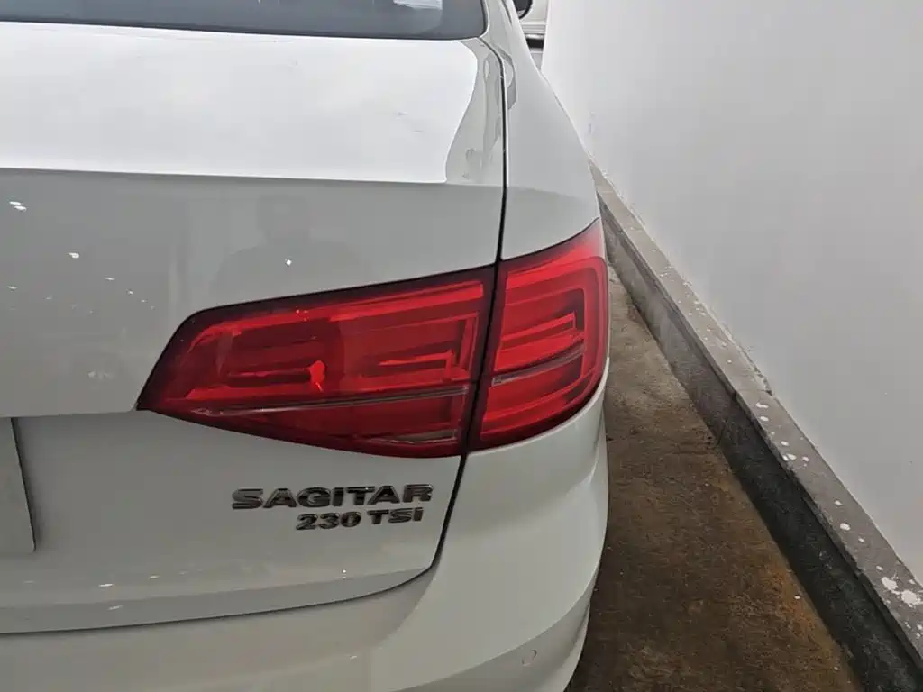 Volkswagen Sagitar — миниатюра 8