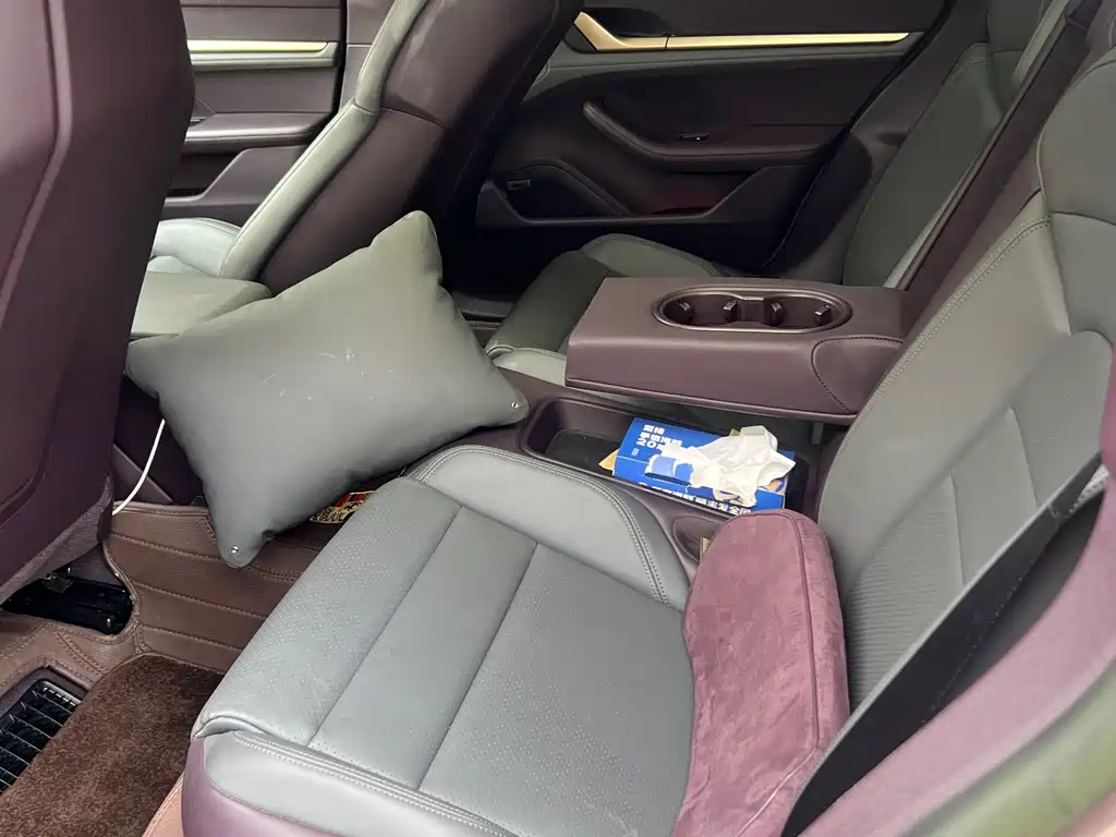 Porsche Taycan — миниатюра 8