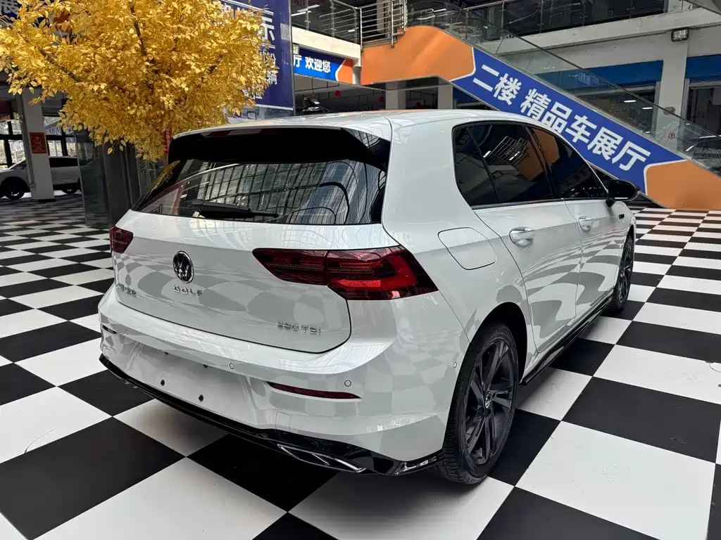 Volkswagen Golf — миниатюра 9