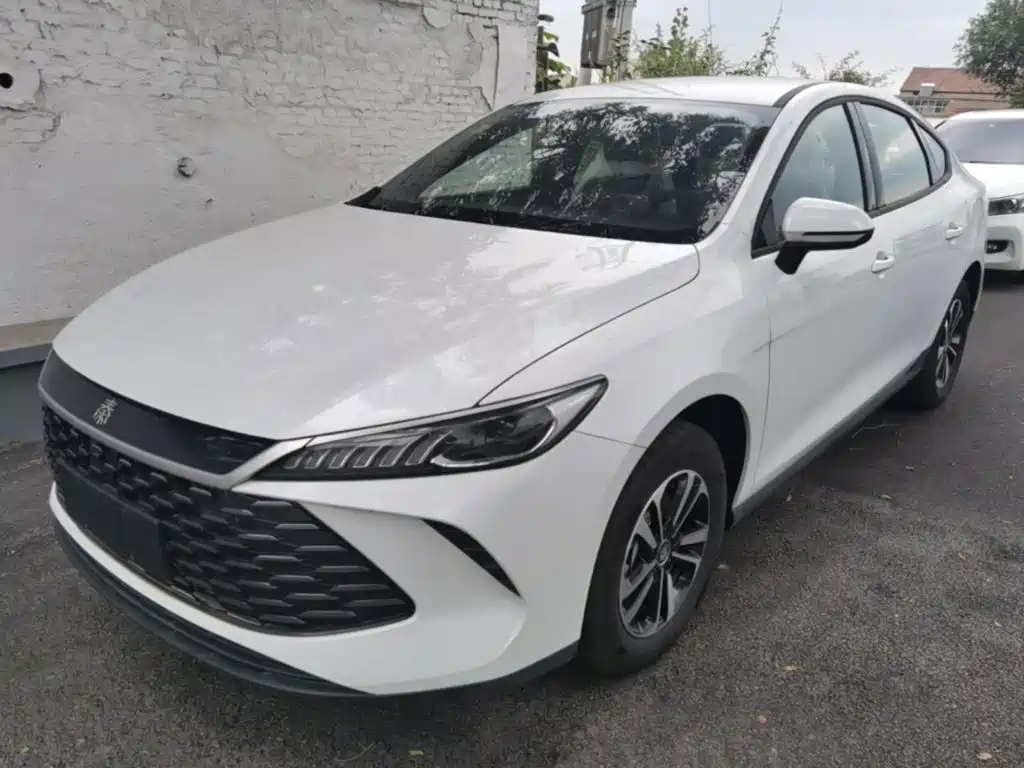 BYD Qin Plus PLUS 2025 DM-i Smart Drive 128KM