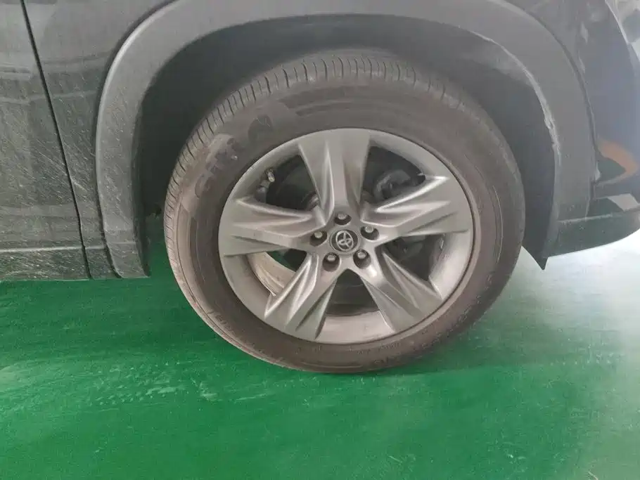 Toyota Highlander — миниатюра 6