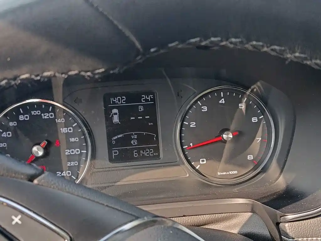 Roewe RX5 — миниатюра 9