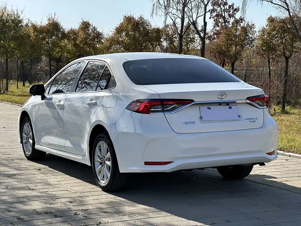 Toyota Corolla — миниатюра 5