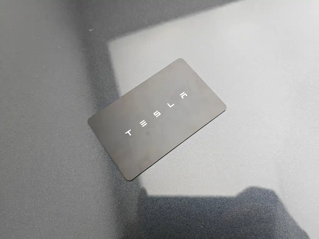 Tesla Model 3 — миниатюра 20