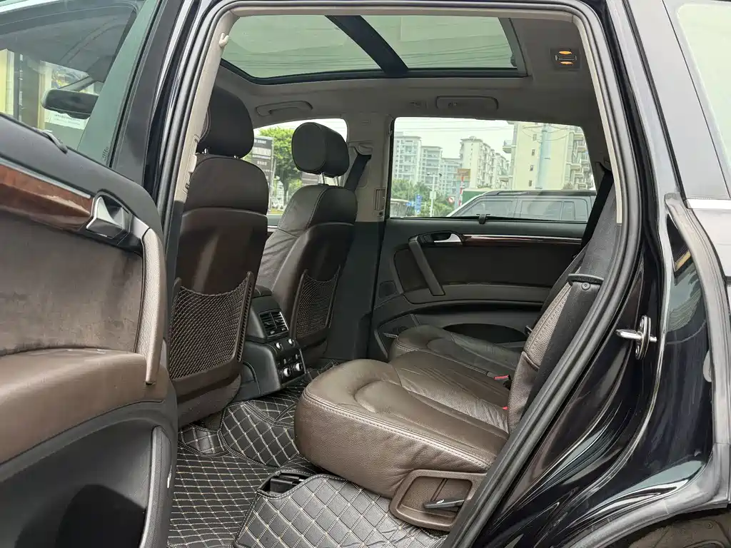 Audi Q7 — миниатюра 9