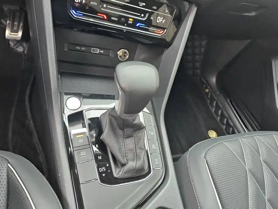 Volkswagen Tiguan L — миниатюра 16