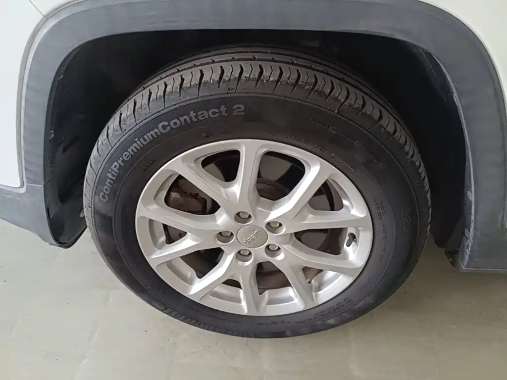 Jeep Cherokee — миниатюра 23