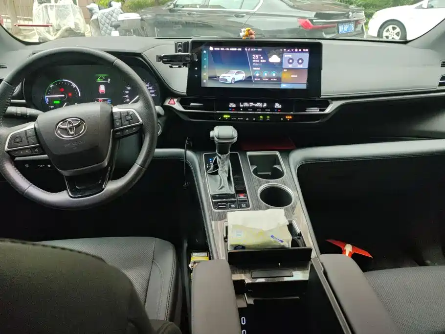 Toyota Sienna — миниатюра 12