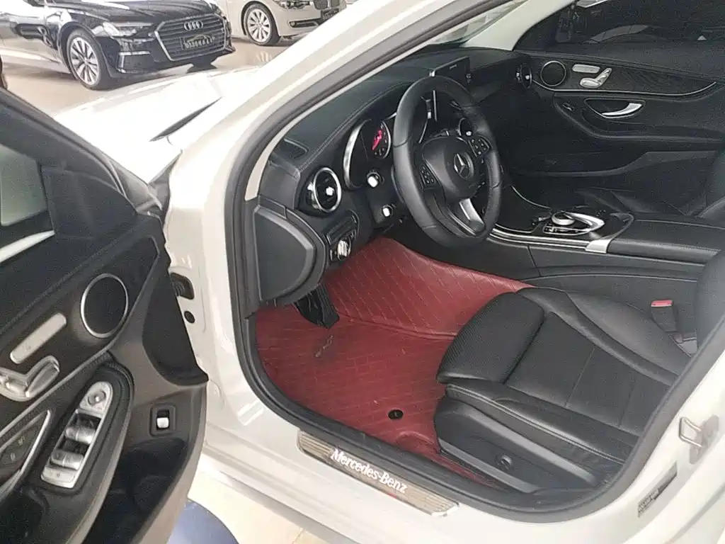 Mercedes-Benz C-Class — миниатюра 16