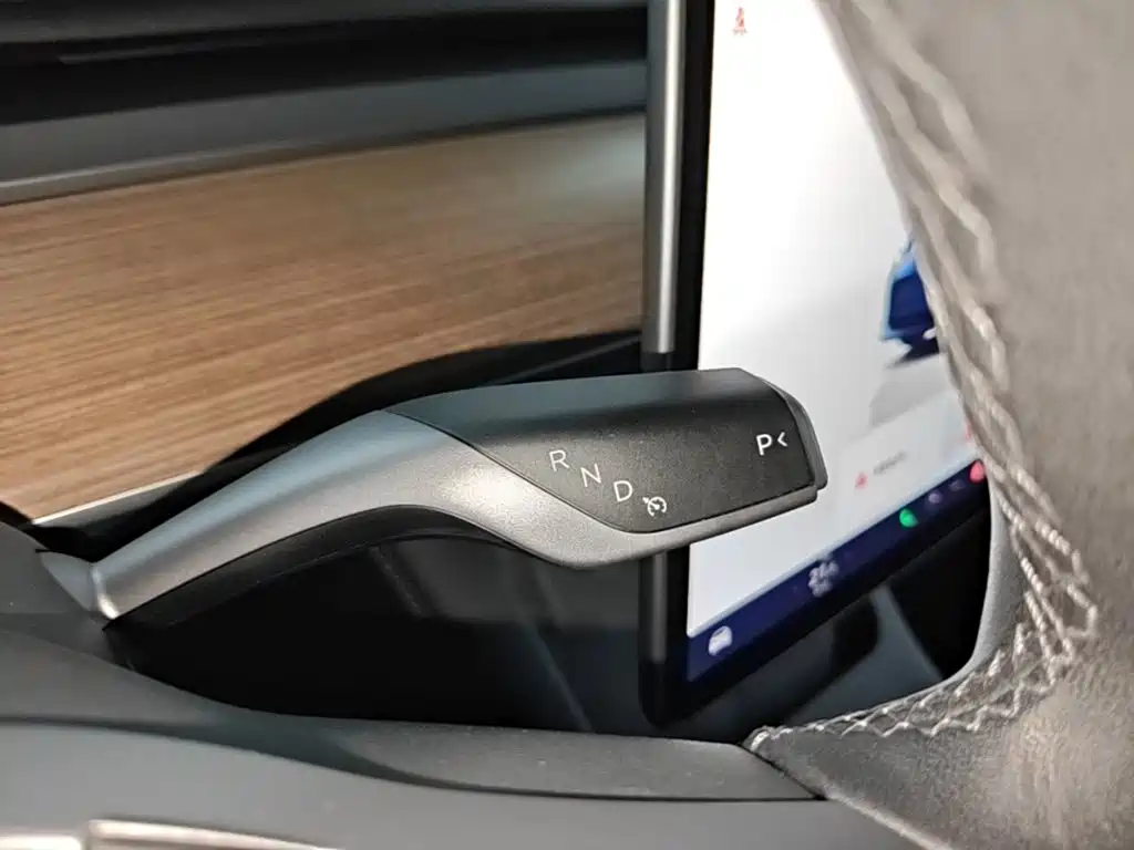 Tesla Model 3 — миниатюра 14