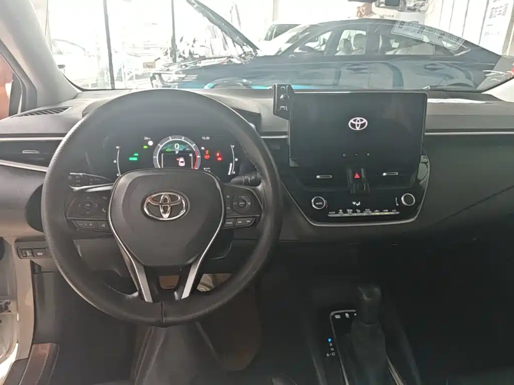 Toyota Corolla — миниатюра 10