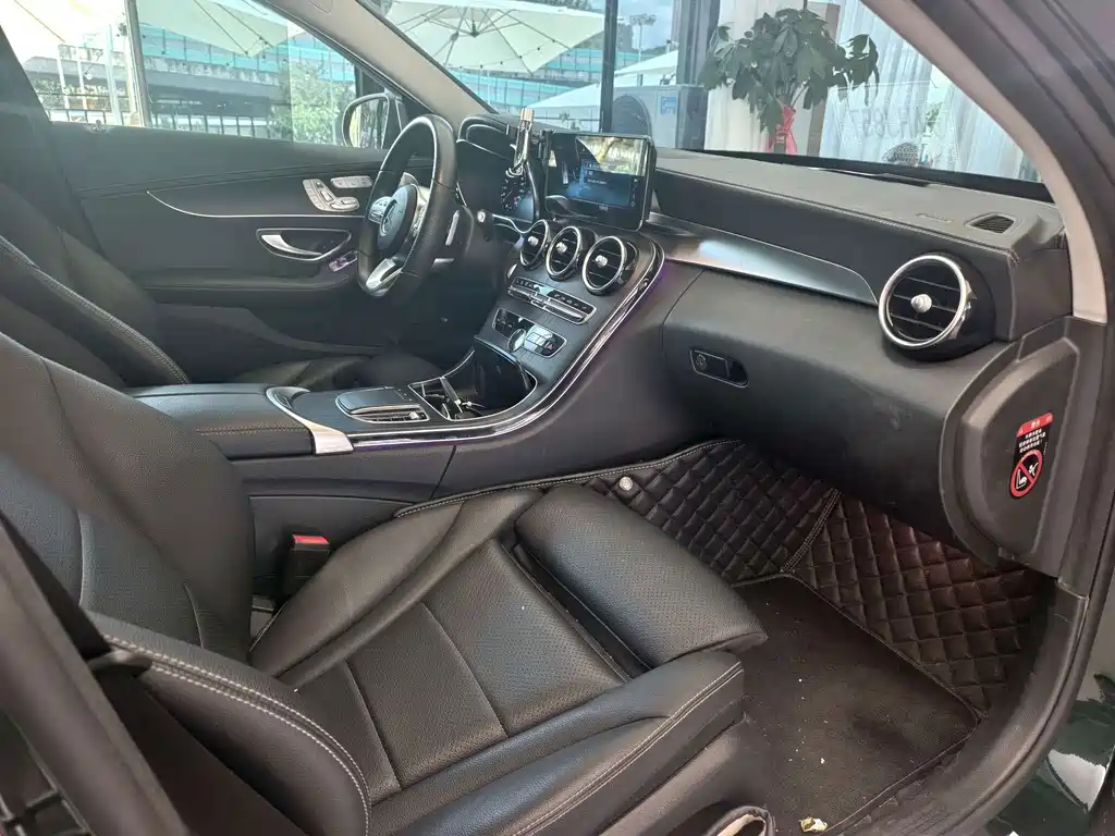 Mercedes-Benz C-Class — миниатюра 6