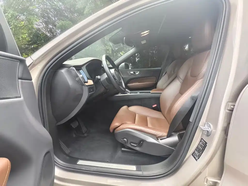 Volvo XC60 — миниатюра 4