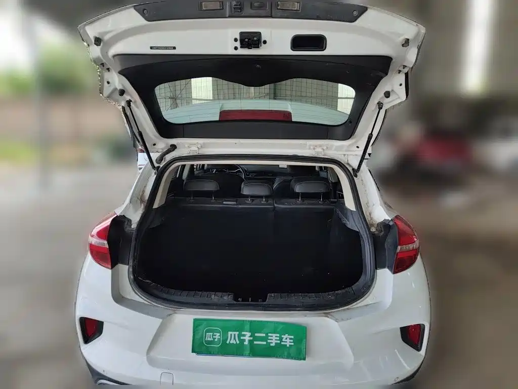 Geely Emgrand GS — миниатюра 10