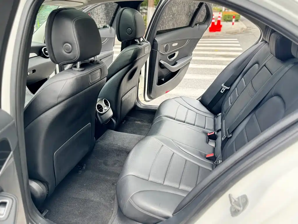 Mercedes-Benz C-Class — миниатюра 9